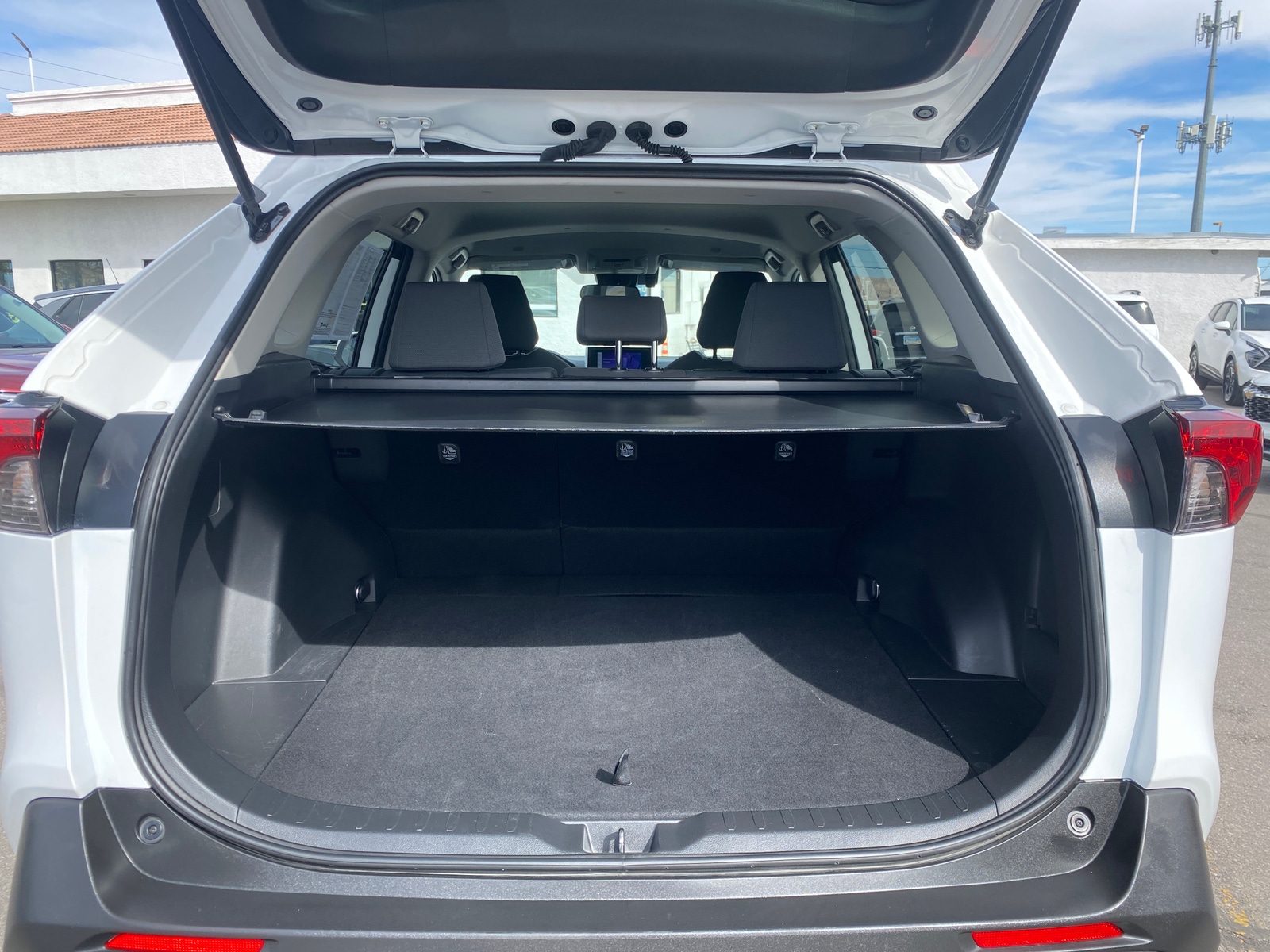 Thumbnail: 2025 Toyota RAV4 - 6