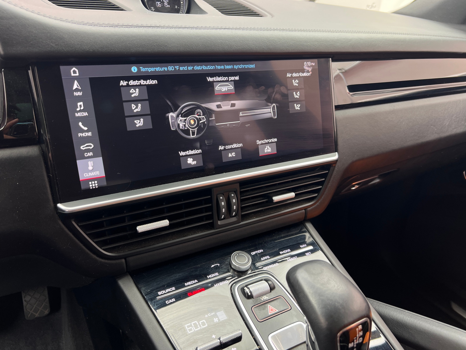 Thumbnail: 2021 Porsche Cayenne - 3