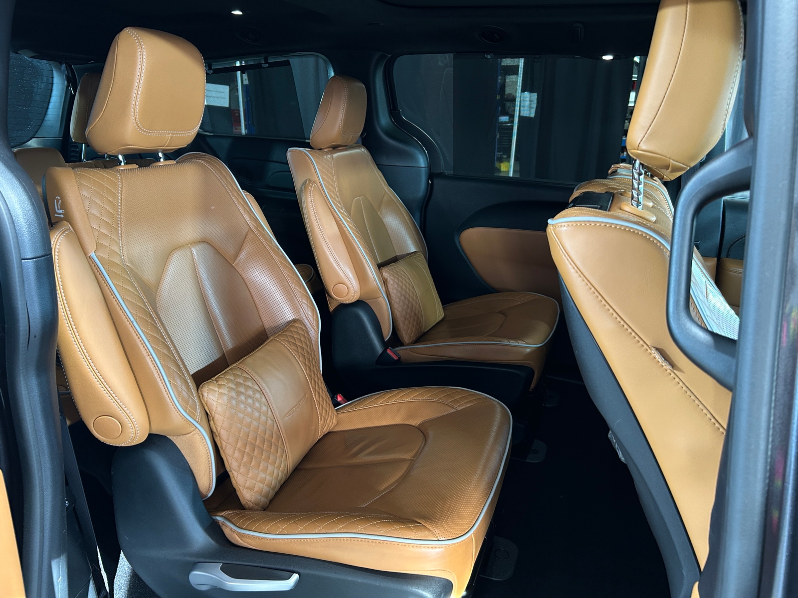 Thumbnail: 2023 Chrysler Pacifica - 5