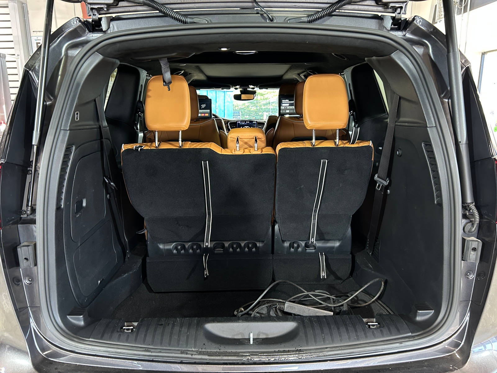 Thumbnail: 2023 Chrysler Pacifica - 6