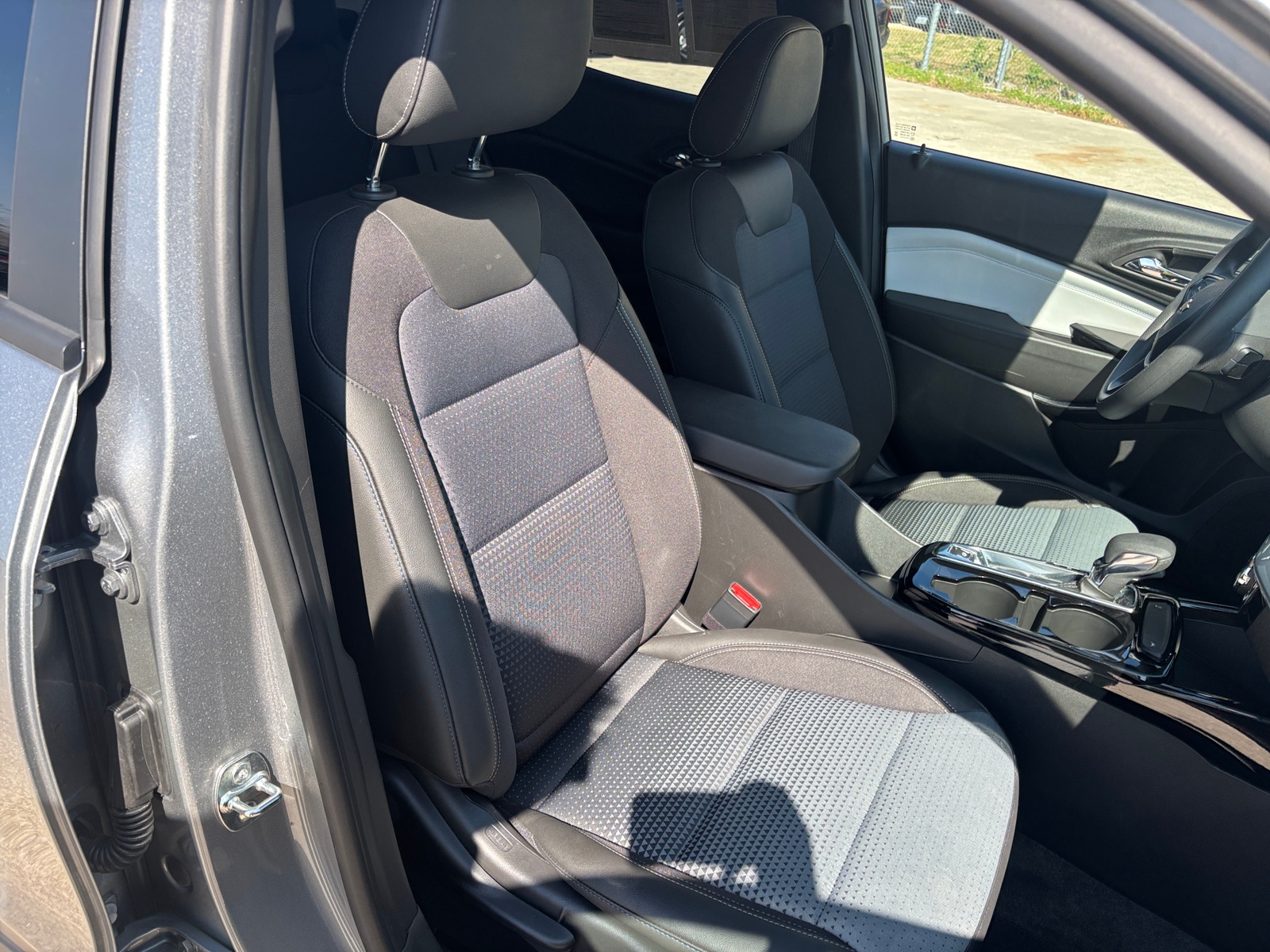 Thumbnail: 2025 Chevrolet Trax - 2