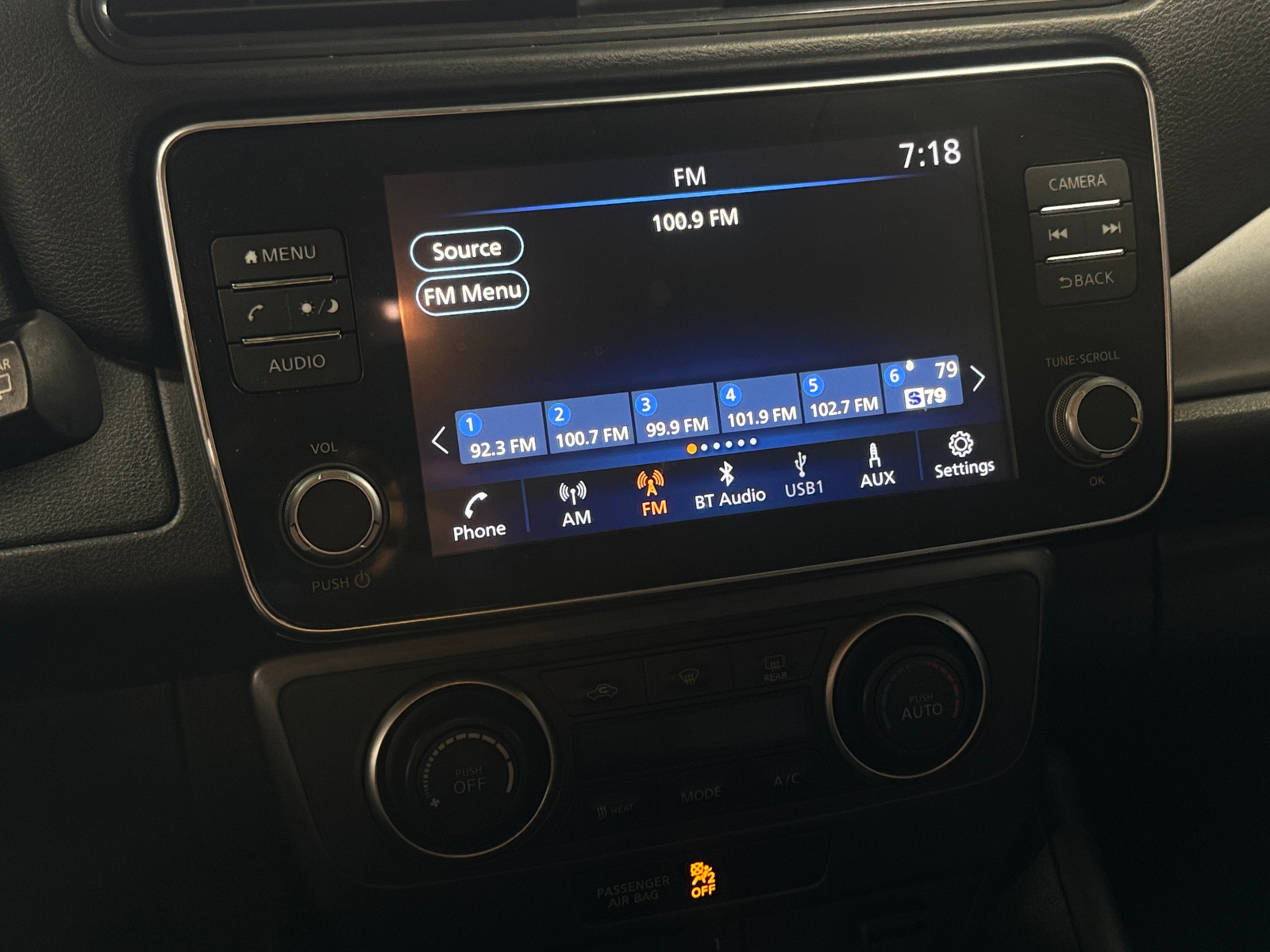 Thumbnail: 2022 Nissan Leaf - 4