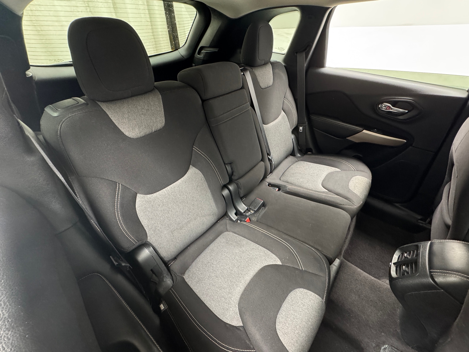 Thumbnail: 2018 Jeep Cherokee - 6