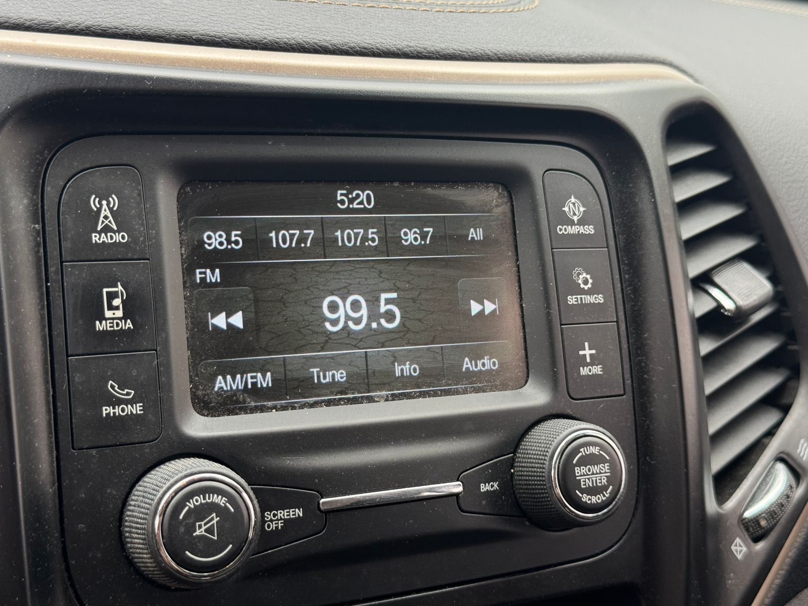 Thumbnail: 2018 Jeep Cherokee - 4