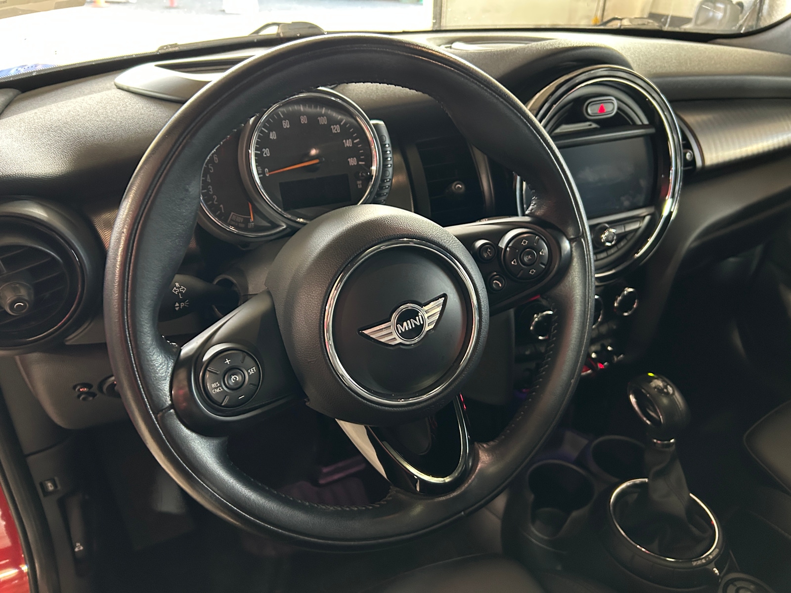 Thumbnail: 2017 MINI Cooper Hardtop - 4