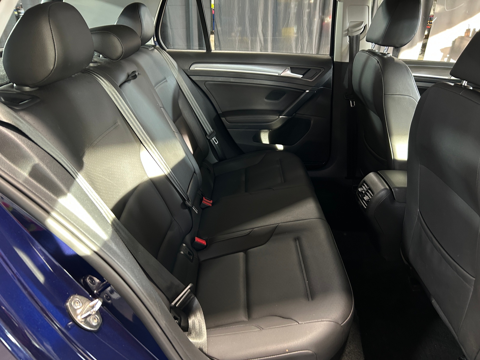 Thumbnail: 2019 Volkswagen e-Golf - 5