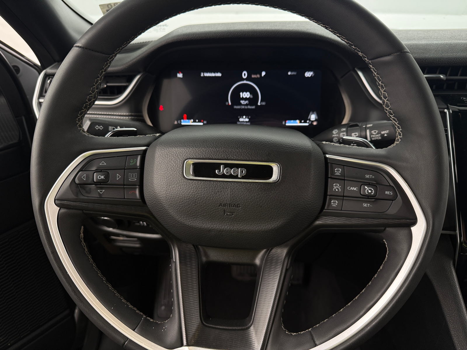 Thumbnail: 2023 Jeep Grand Cherokee L - 4