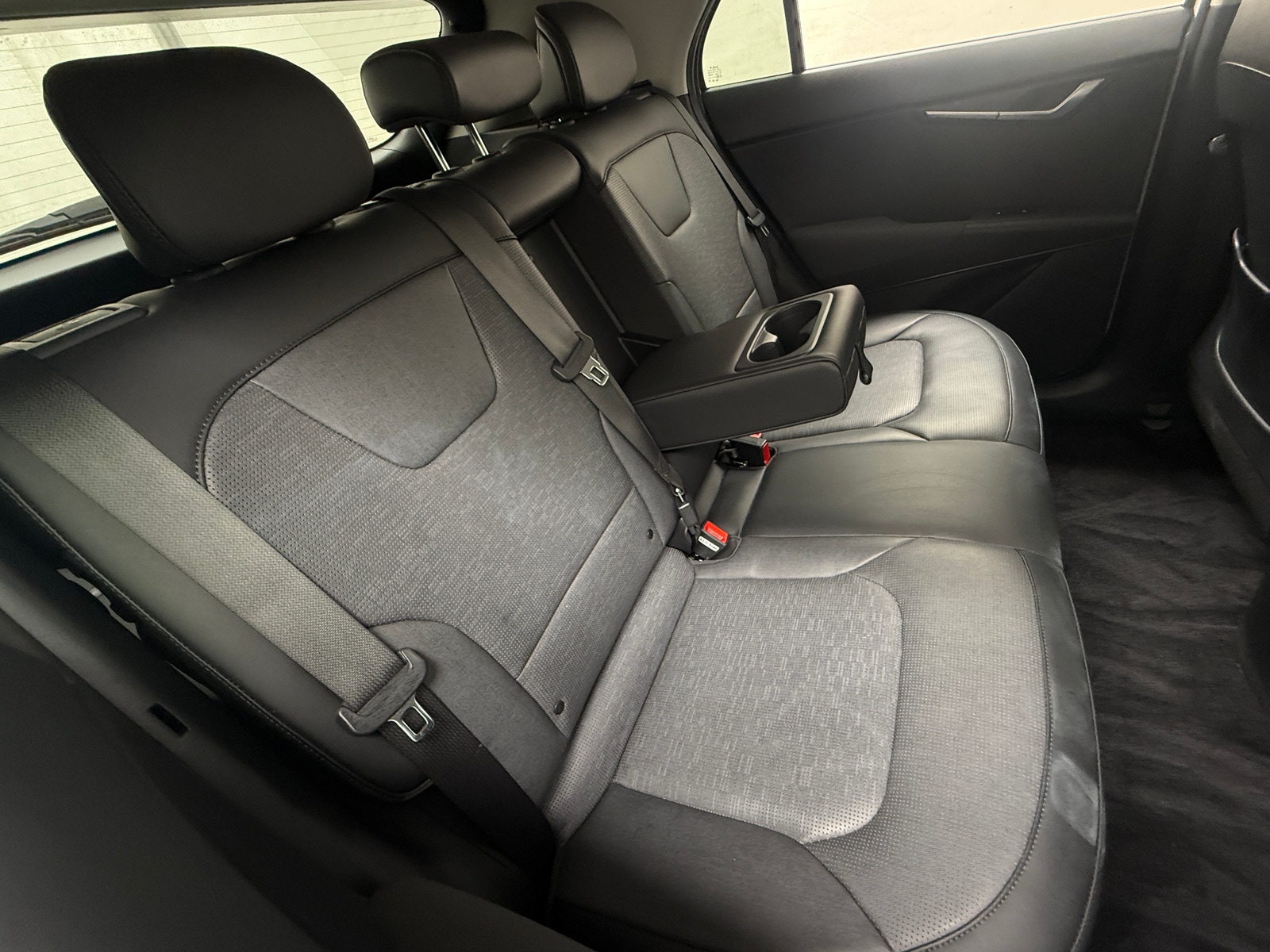 Thumbnail: 2023 Kia Niro - 5