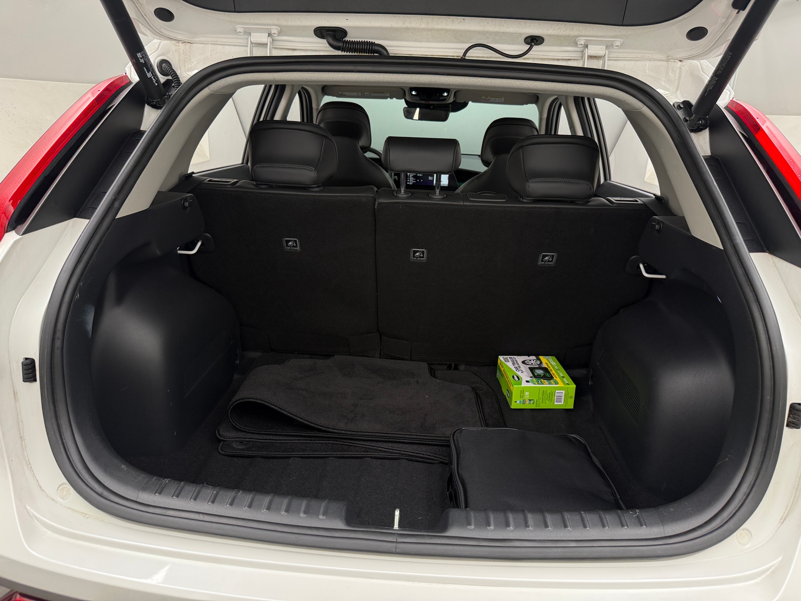 Thumbnail: 2023 Kia Niro - 6