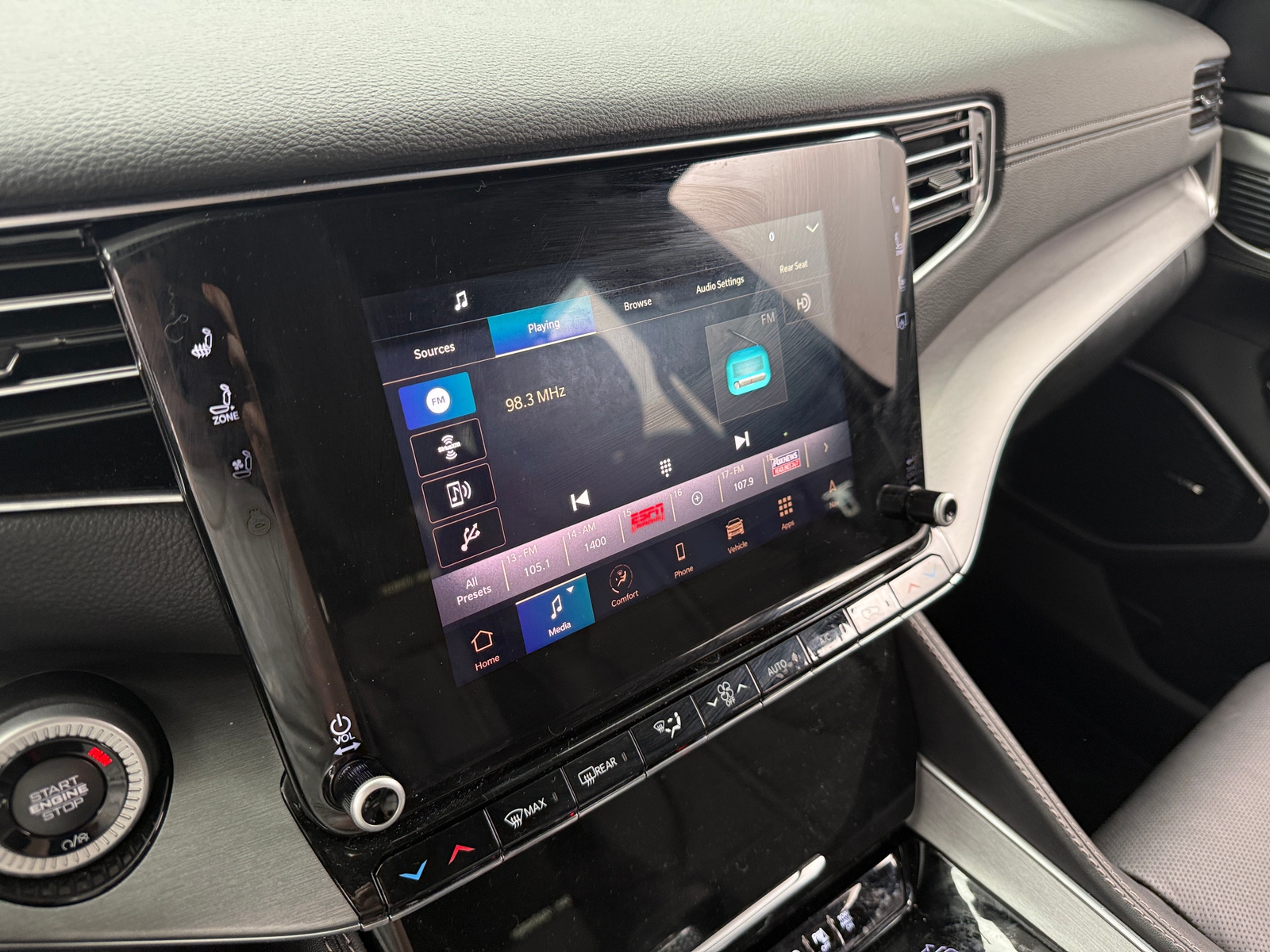 Thumbnail: 2024 Jeep Wagoneer - 3