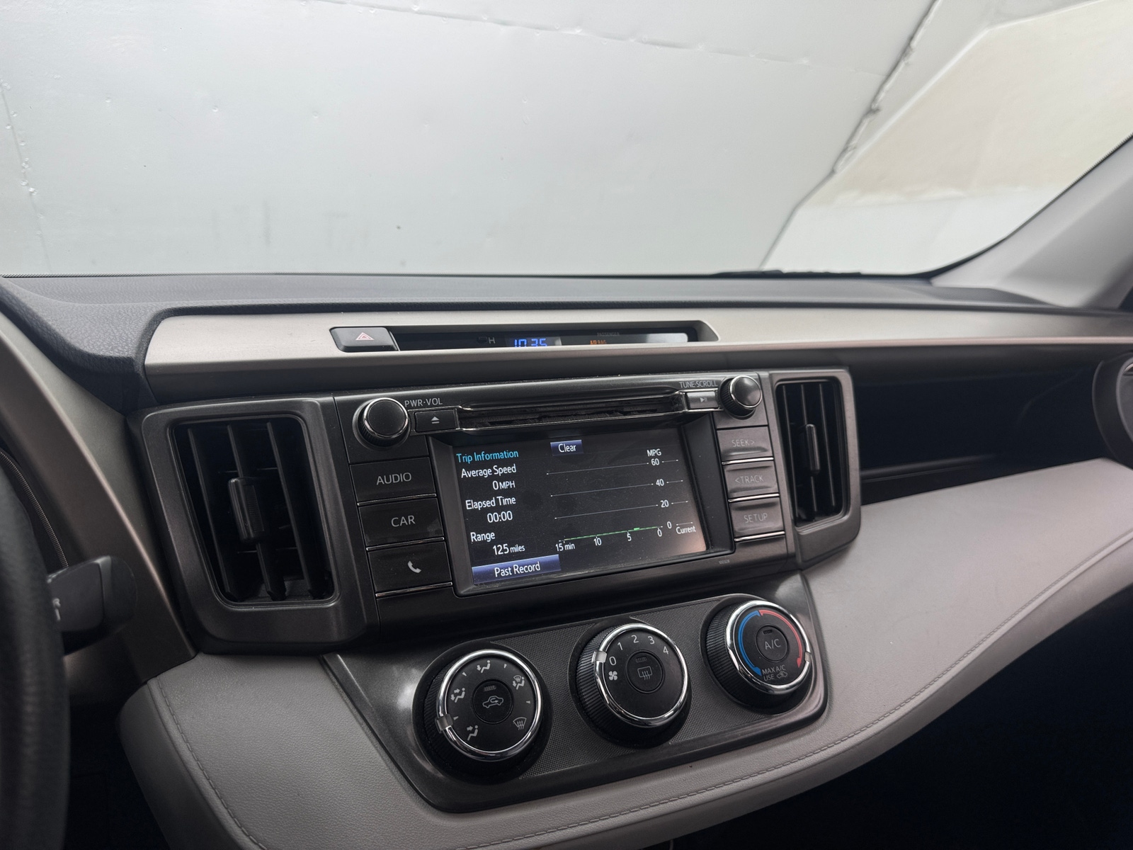 Thumbnail: 2015 Toyota RAV4 - 4