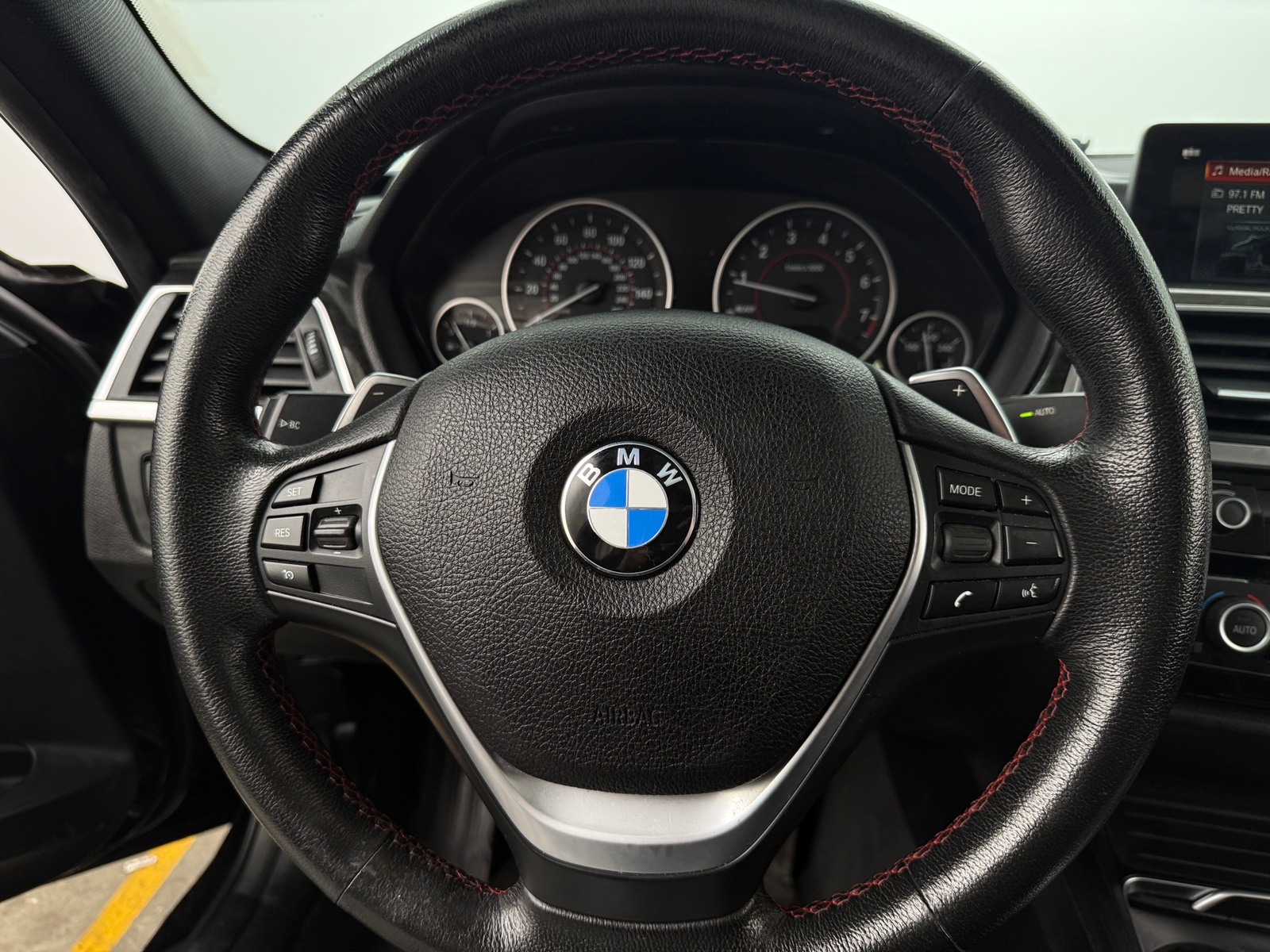 Thumbnail: 2018 BMW 3 Series - 4