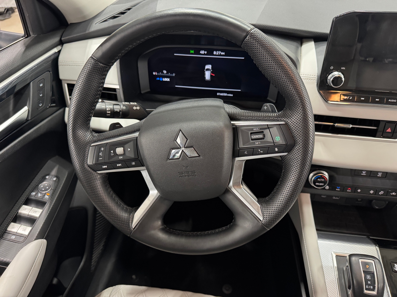 Thumbnail: 2023 Mitsubishi Outlander - 4