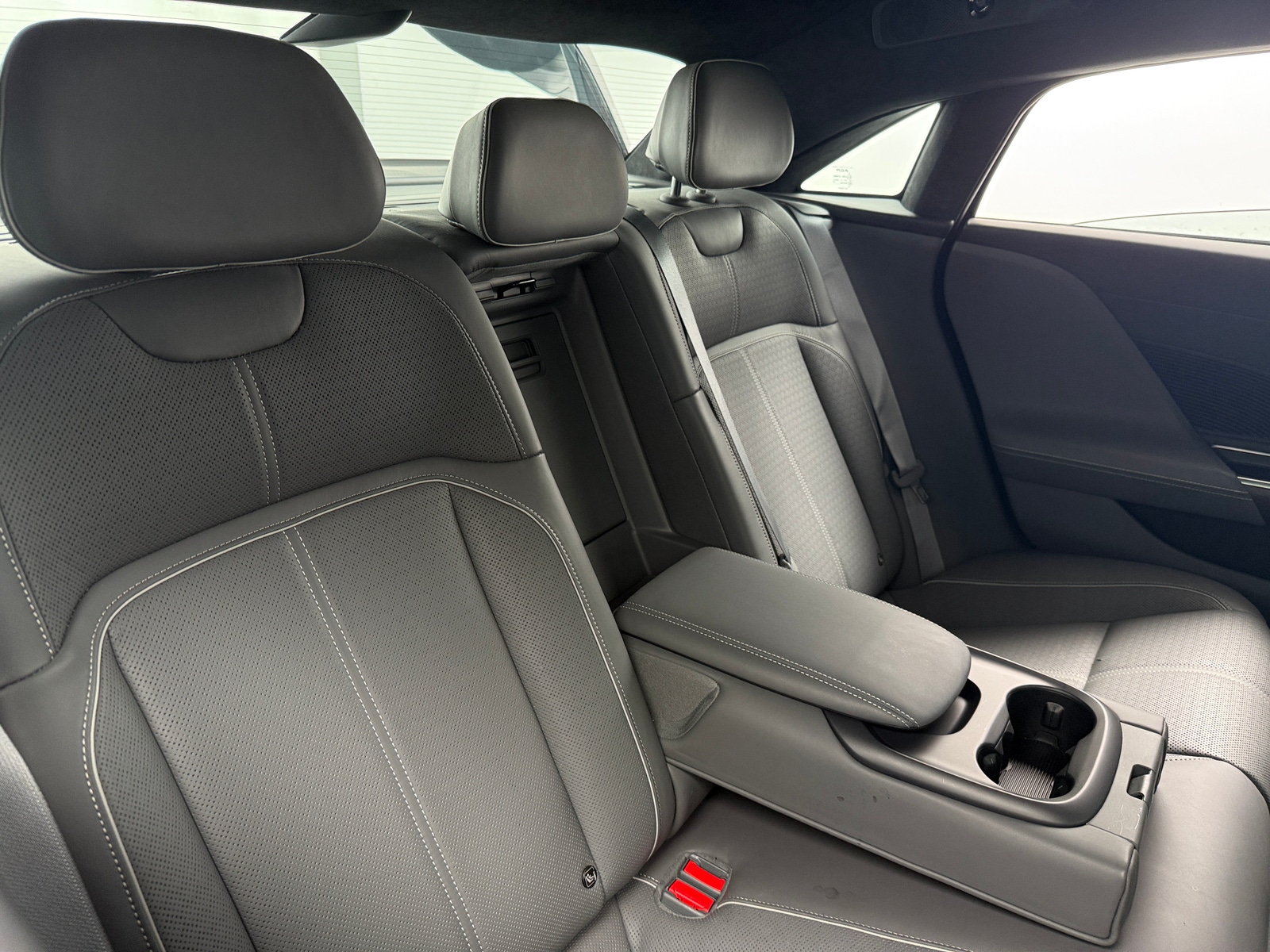 Thumbnail: 2022 Lucid Air - 5