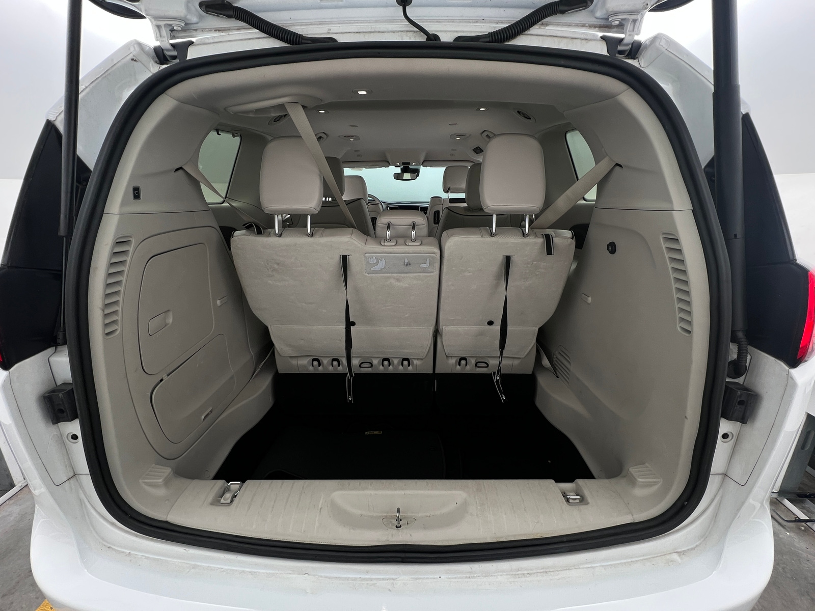 Thumbnail: 2018 Chrysler Pacifica - 6