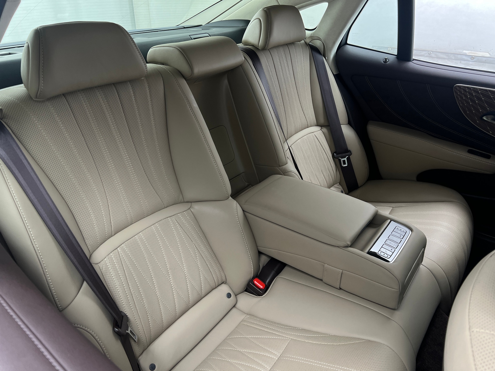 Thumbnail: 2019 Lexus LS - 6