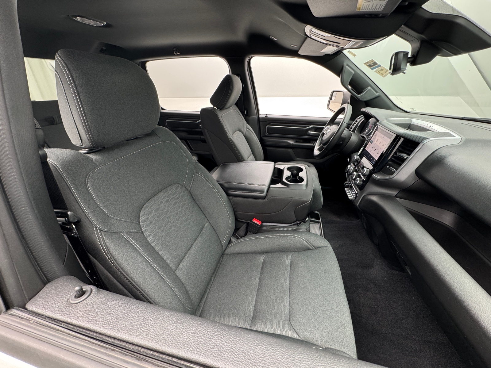 Thumbnail: 2025 RAM 1500 - 2