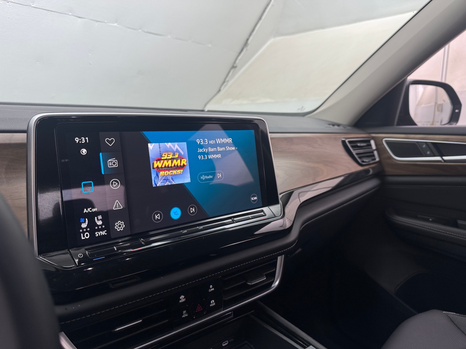 Thumbnail: 2025 Volkswagen Atlas - 3