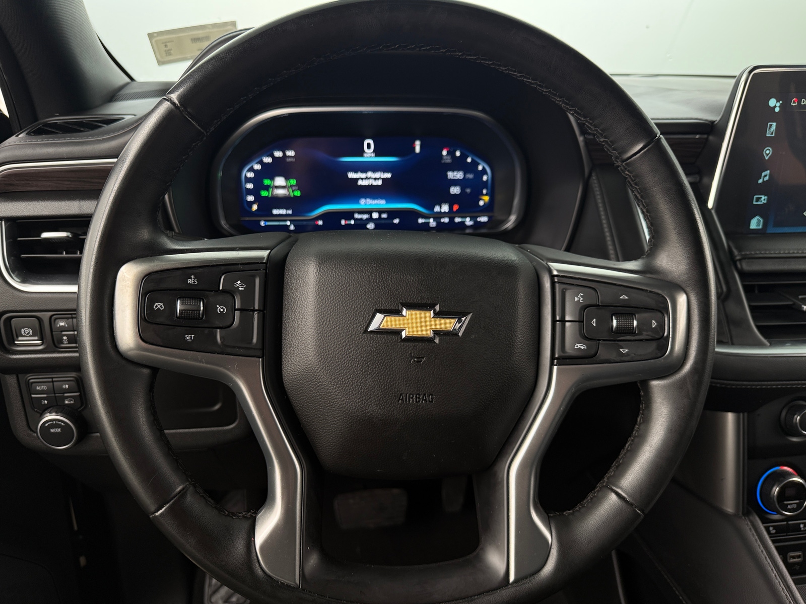 Thumbnail: 2023 Chevrolet Suburban - 4