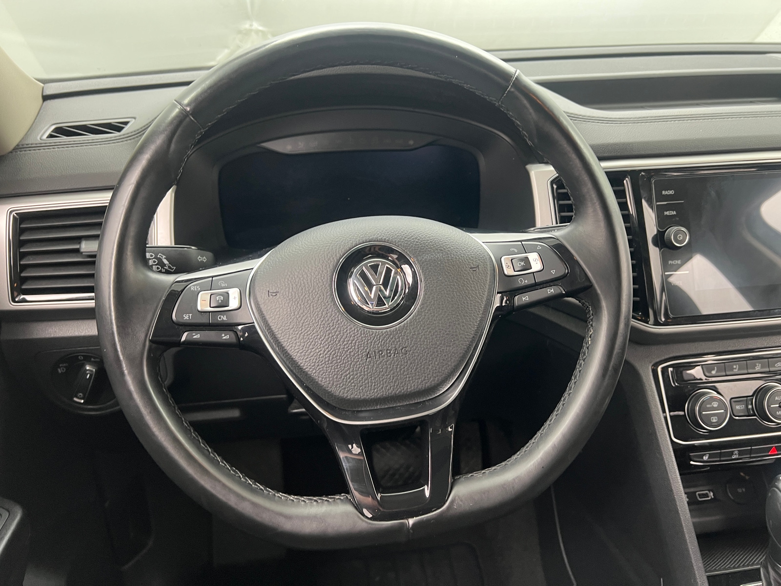 Thumbnail: 2018 Volkswagen Atlas - 4