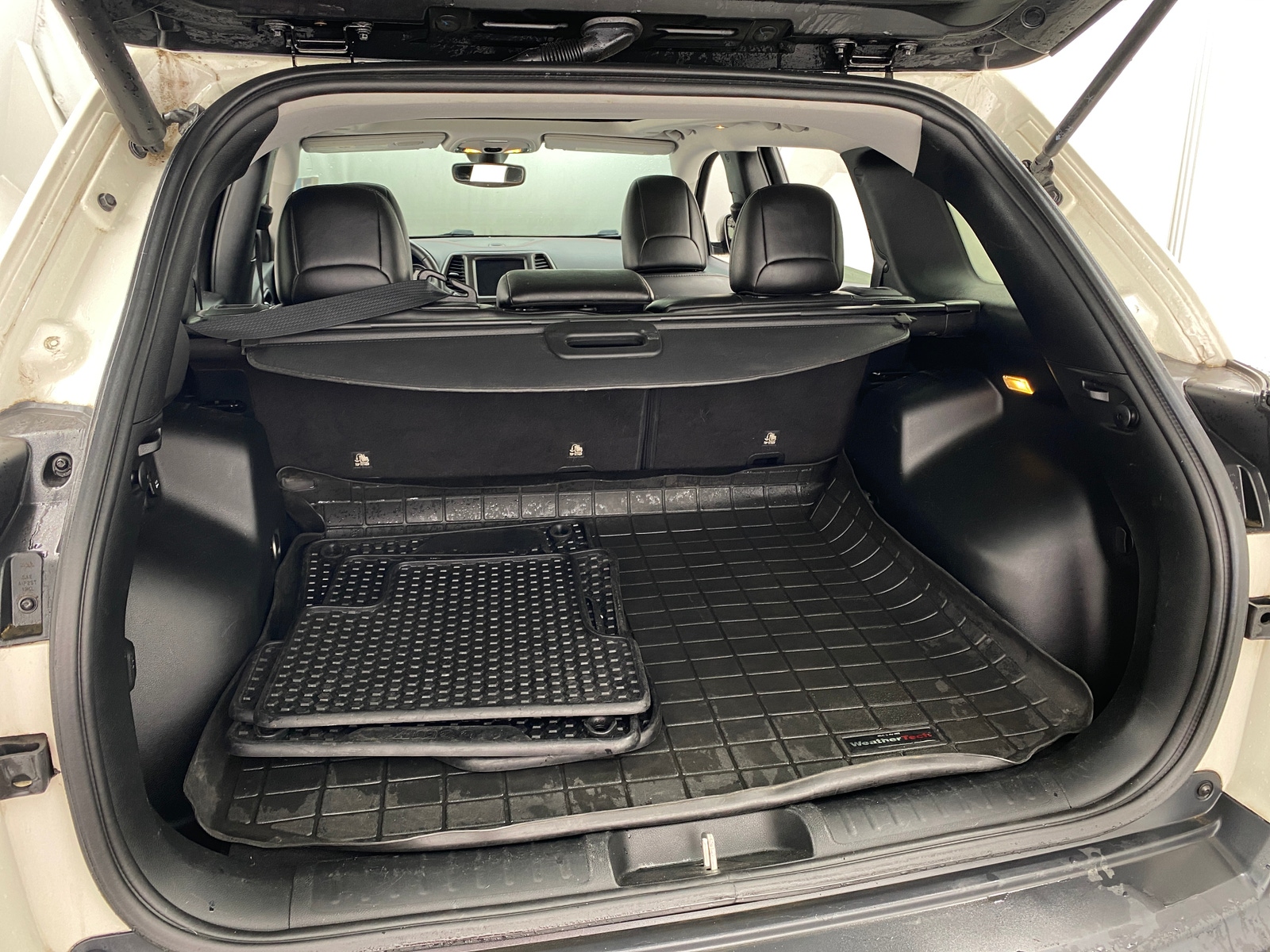 Thumbnail: 2019 Jeep Cherokee - 6