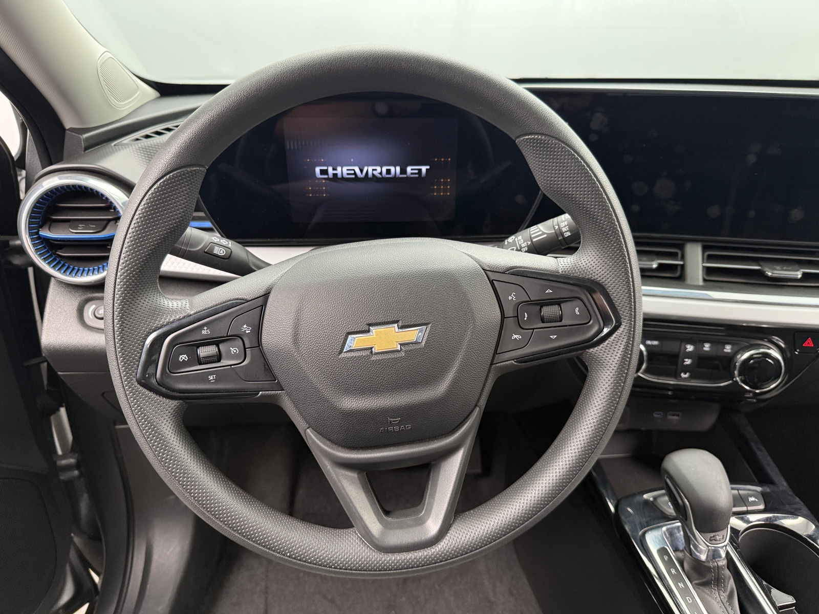 Thumbnail: 2025 Chevrolet Trax - 5