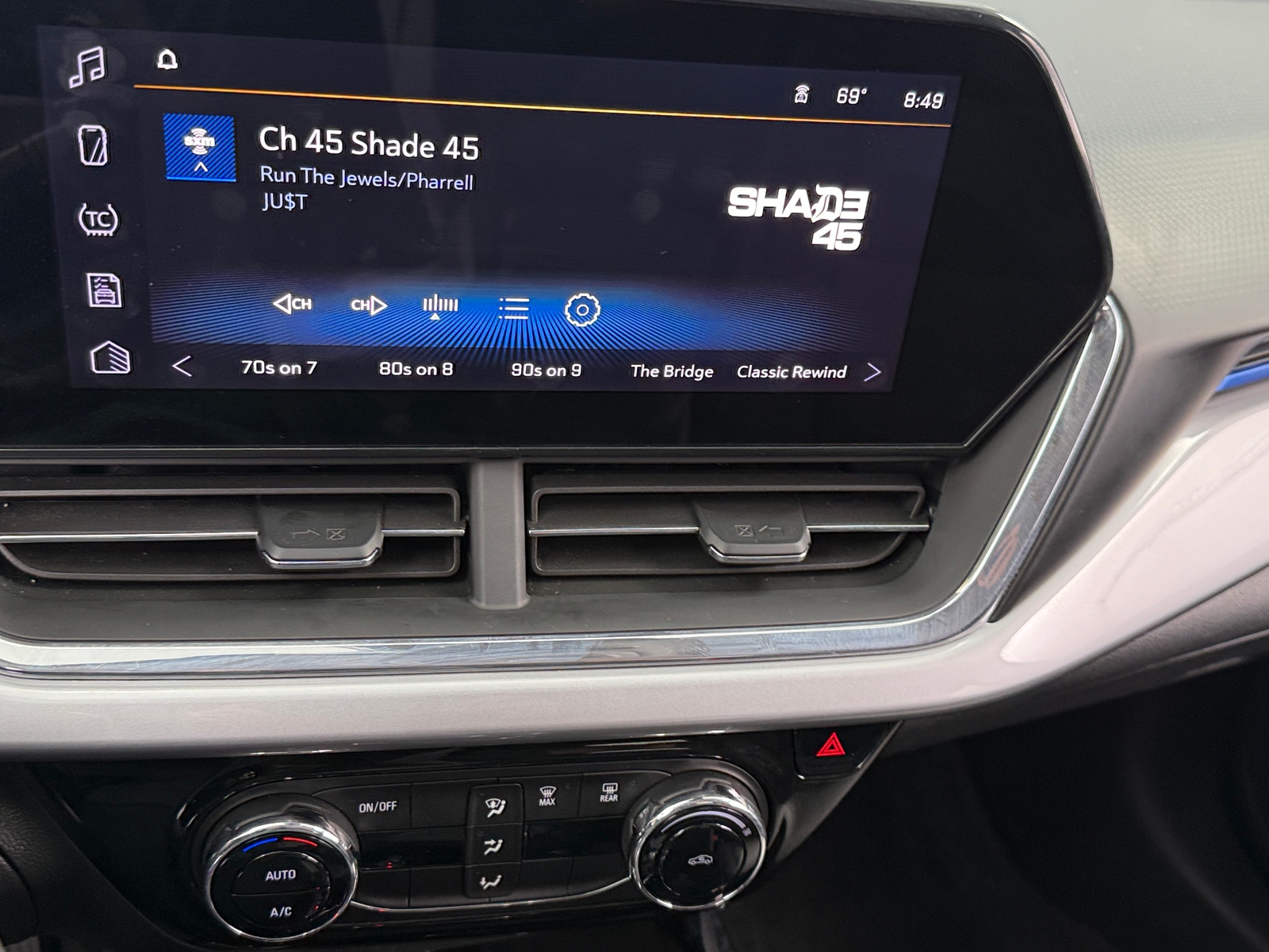 Thumbnail: 2025 Chevrolet Trax - 4