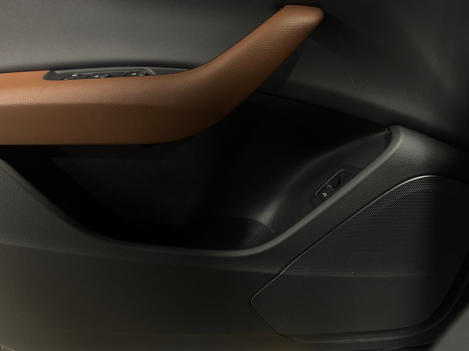 Thumbnail: 2021 Audi Q8 - 4