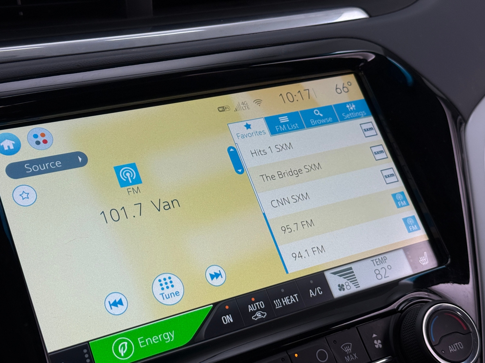 Thumbnail: 2021 Chevrolet Bolt EV - 4