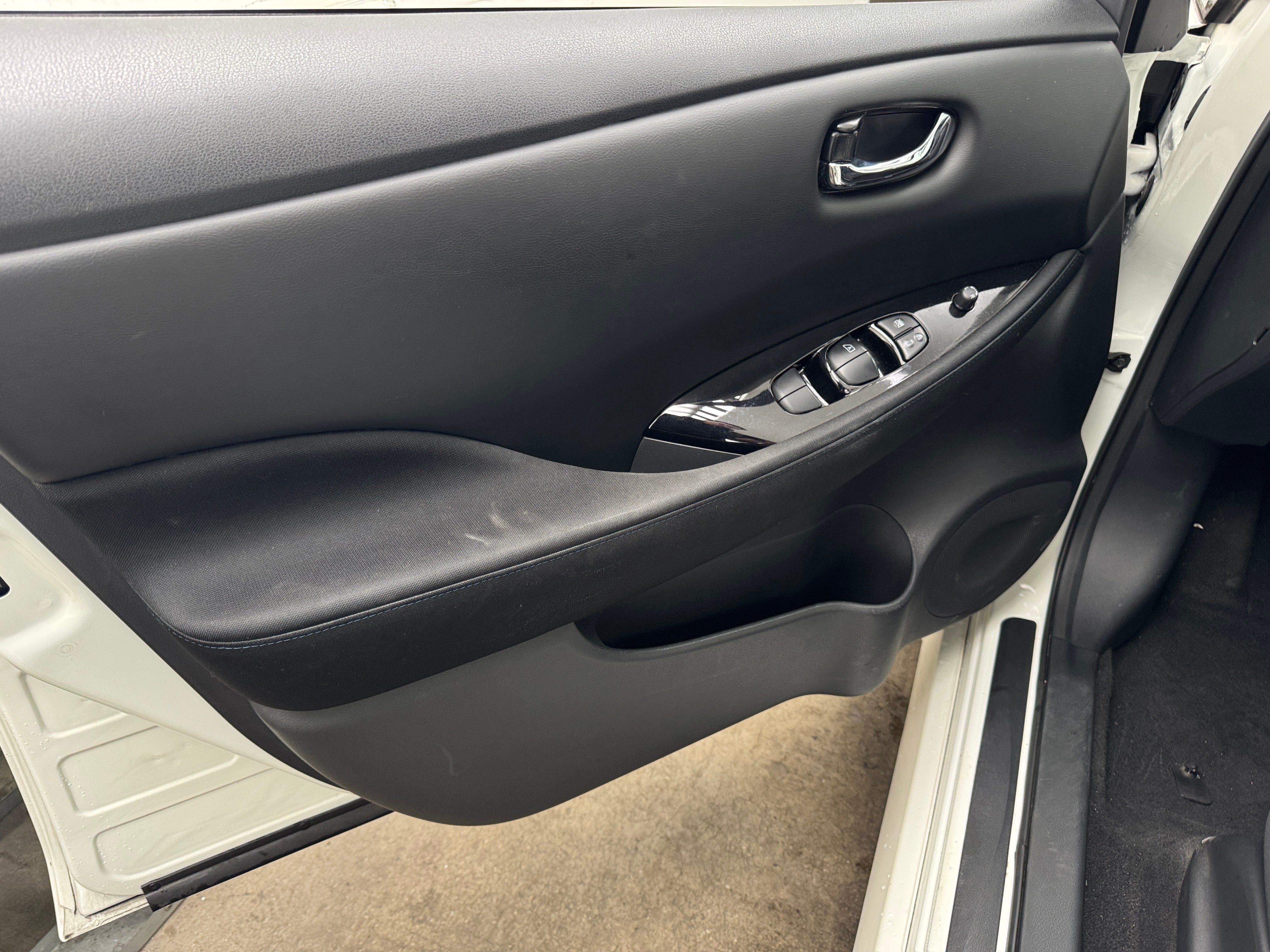 Used 2019 Nissan Leaf SV with VIN 1N4AZ1CPXKC321821 for sale in Oak Creek, WI