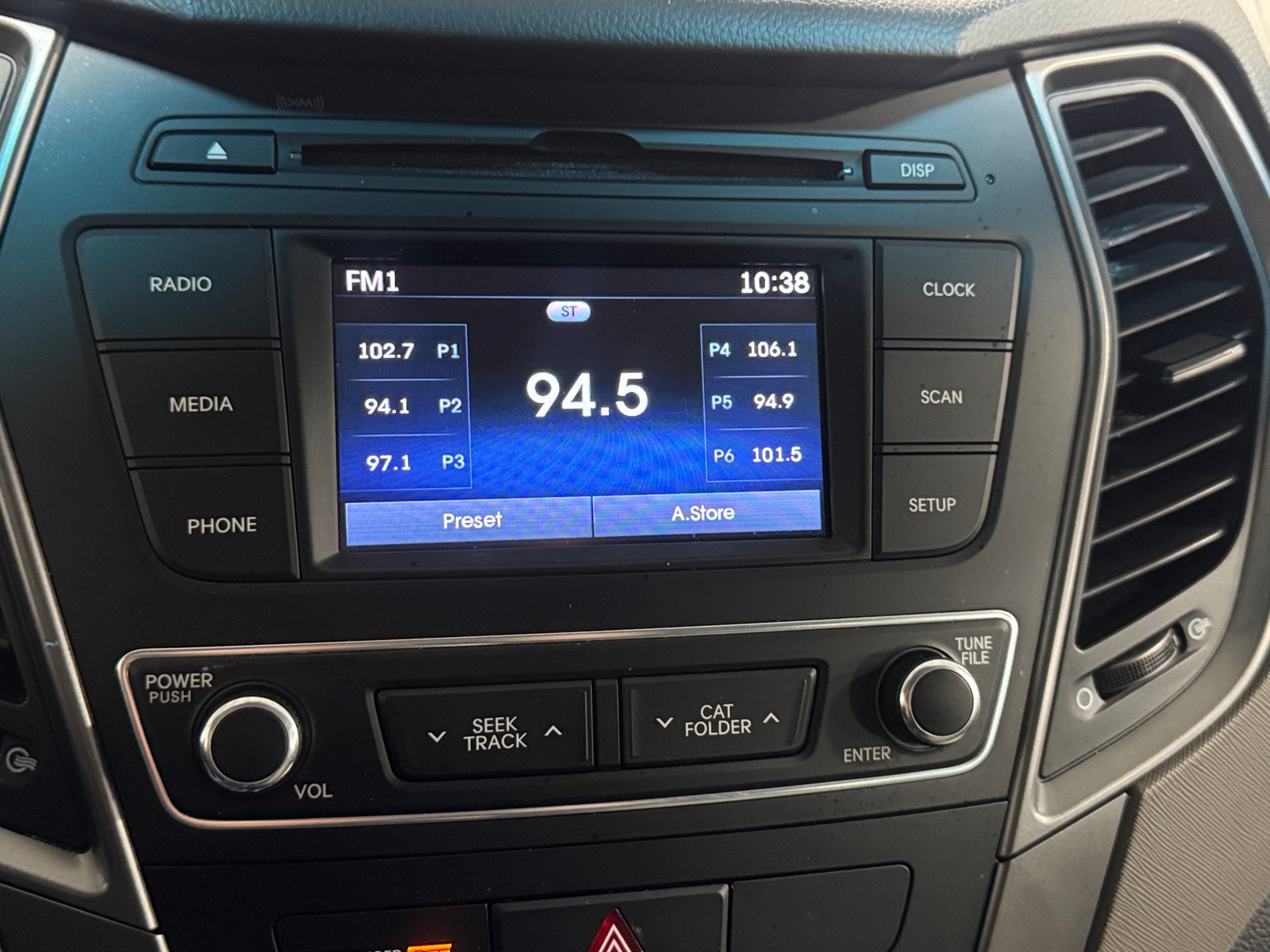 Thumbnail: 2017 Hyundai Santa Fe - 4