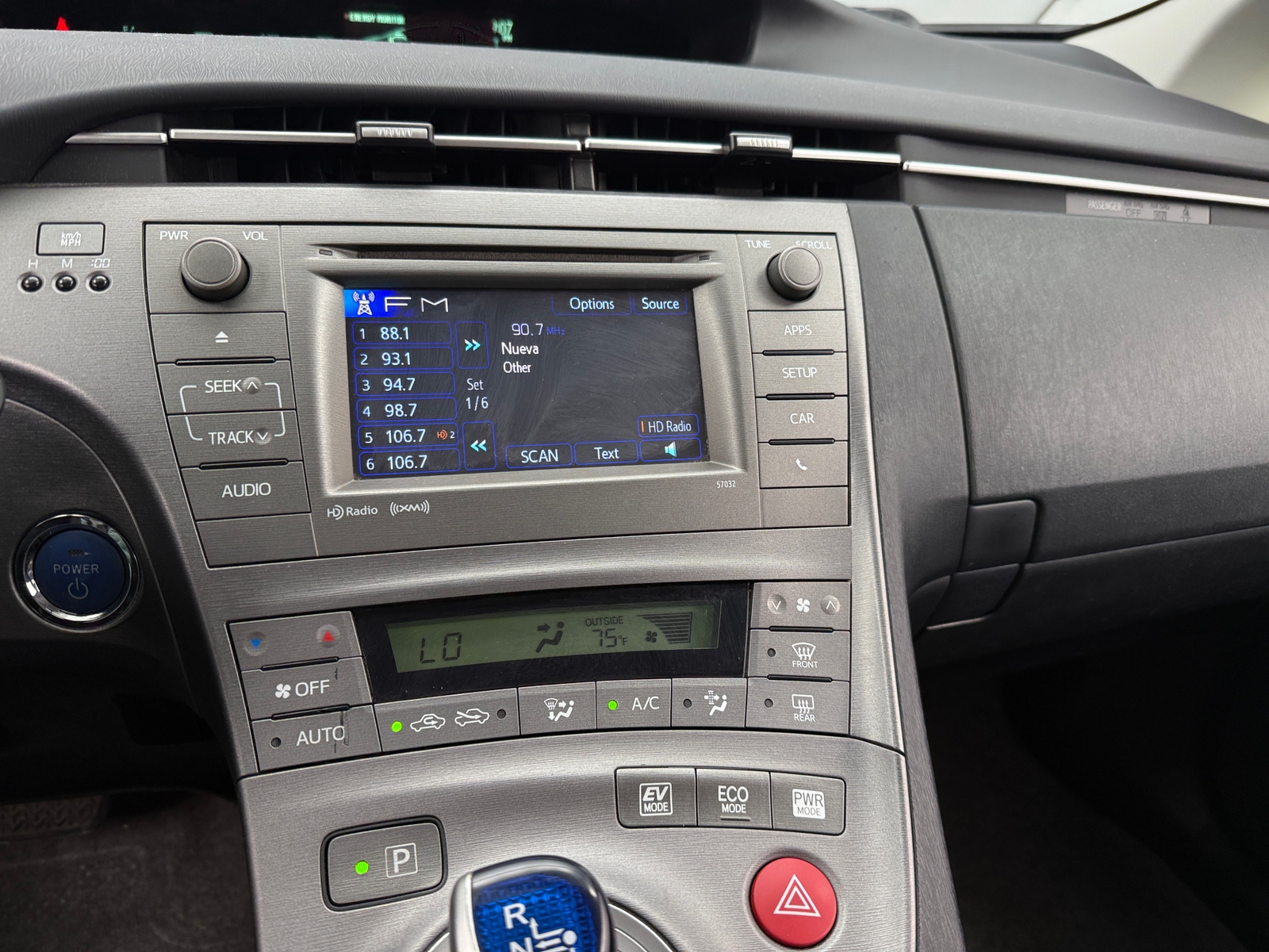 Thumbnail: 2014 Toyota Prius - 4