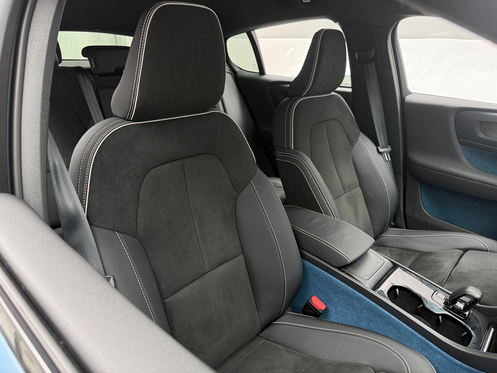 Thumbnail: 2023 Volvo C40 - 2