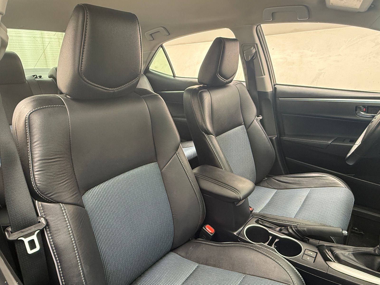 Thumbnail: 2016 Toyota Corolla - 2