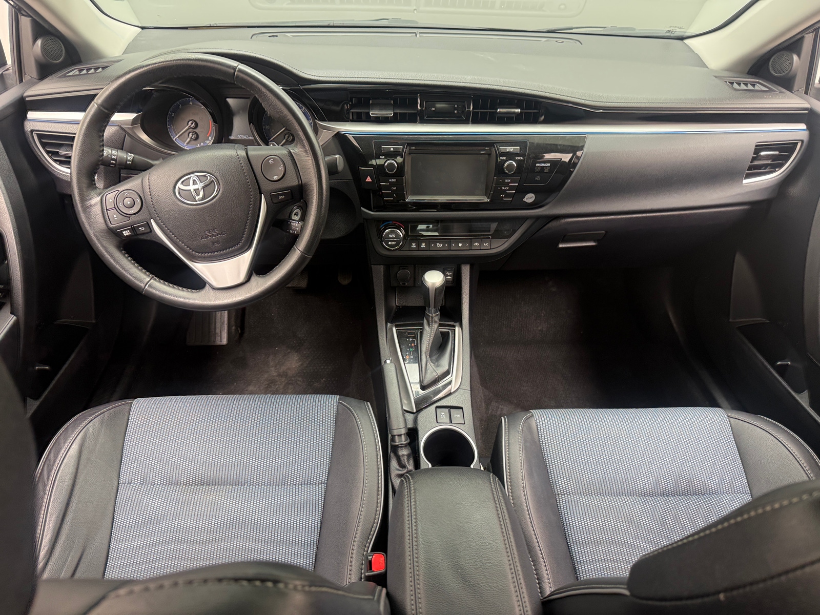 Thumbnail: 2016 Toyota Corolla - 3