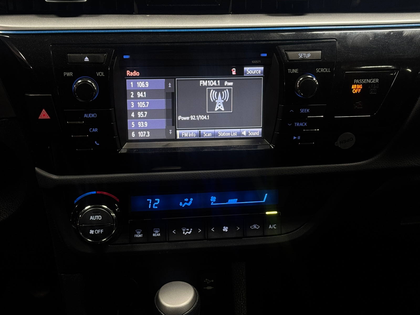 Thumbnail: 2016 Toyota Corolla - 4