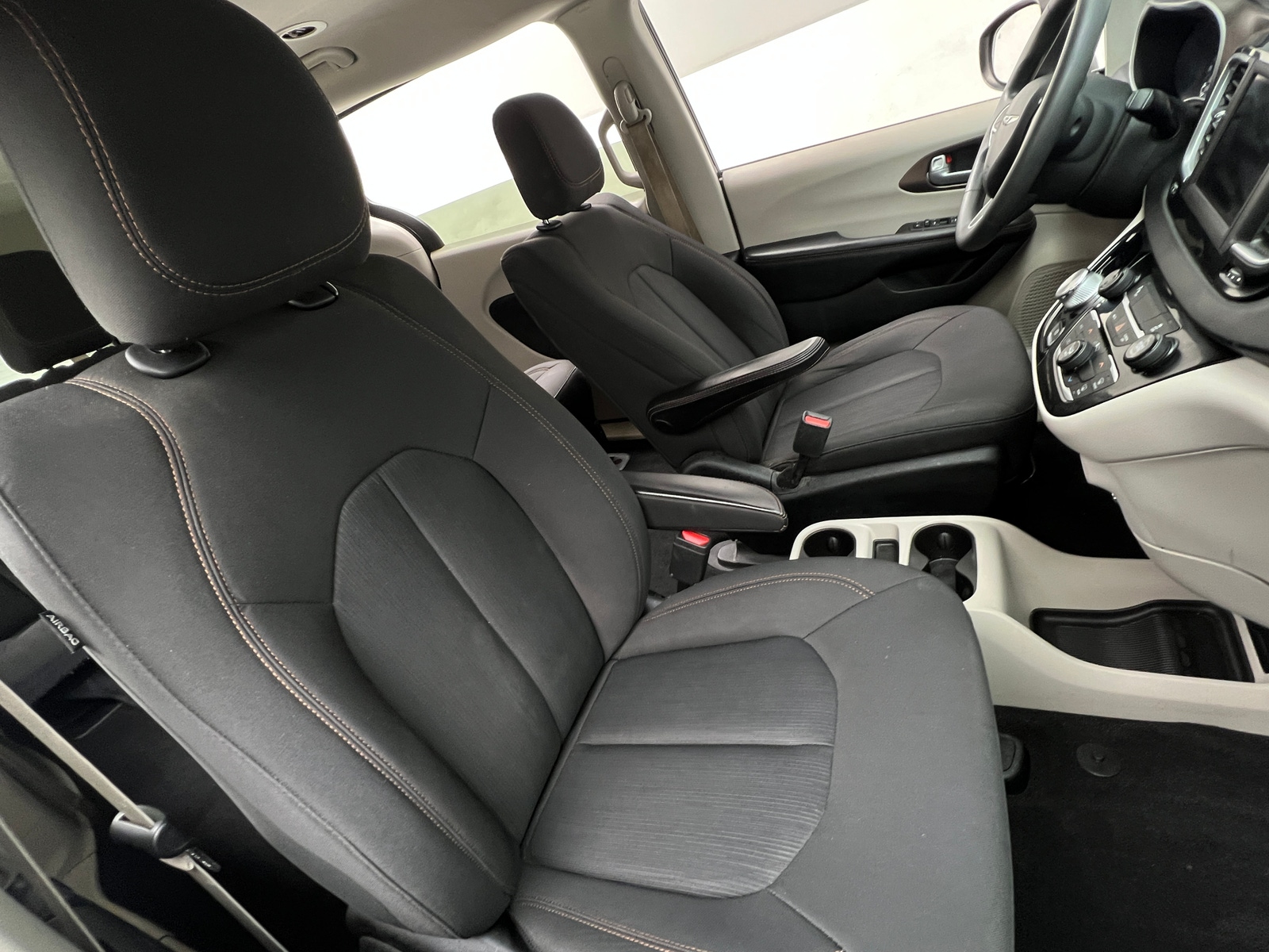 Thumbnail: 2018 Chrysler Pacifica - 2