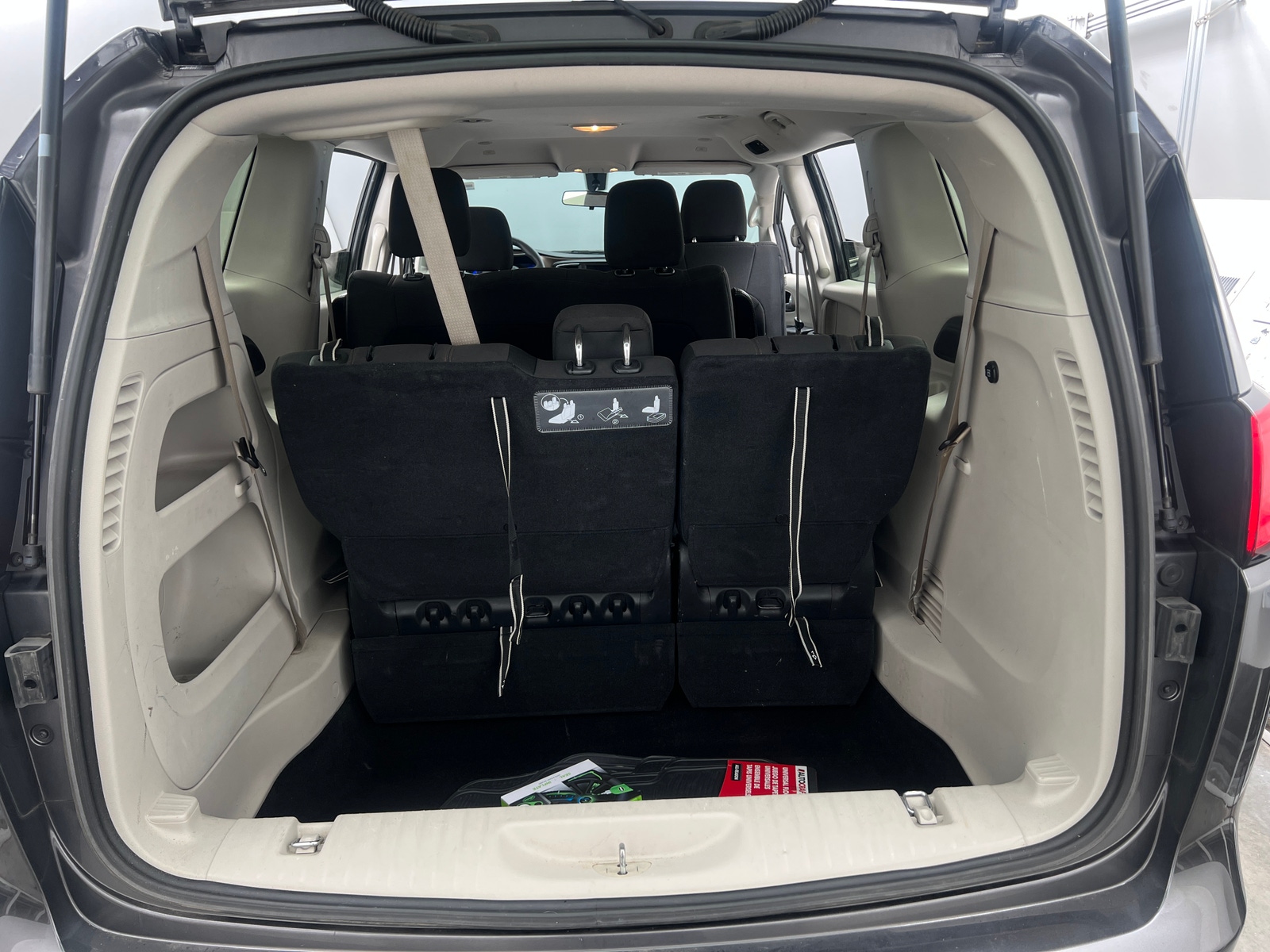 Thumbnail: 2018 Chrysler Pacifica - 7