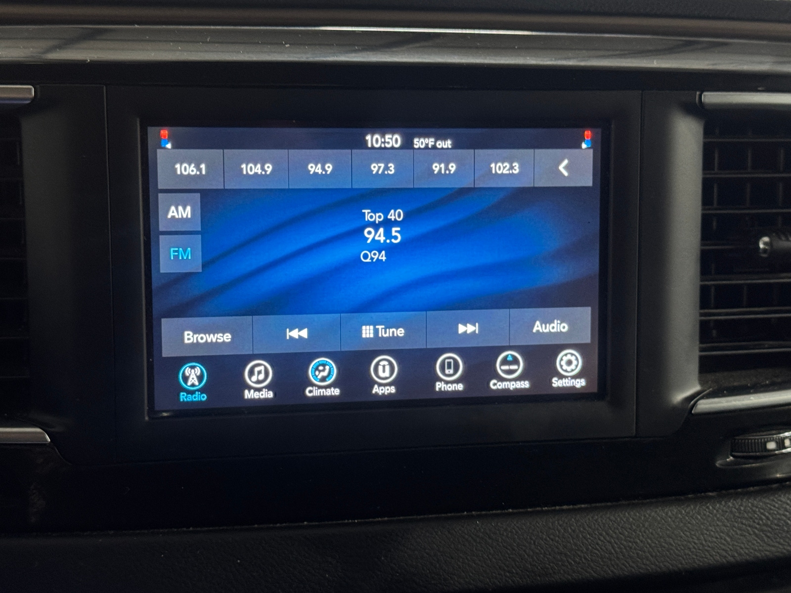 Thumbnail: 2018 Chrysler Pacifica - 4