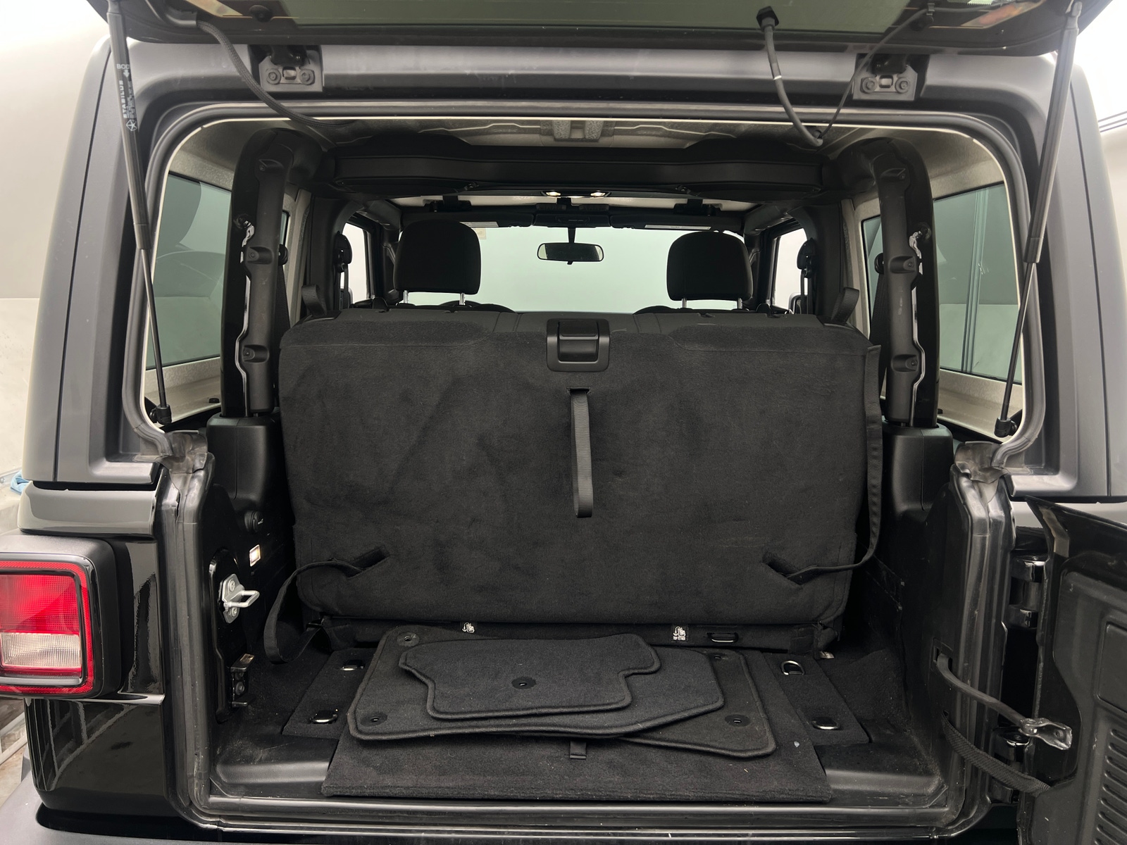 Thumbnail: 2021 Jeep Wrangler - 7