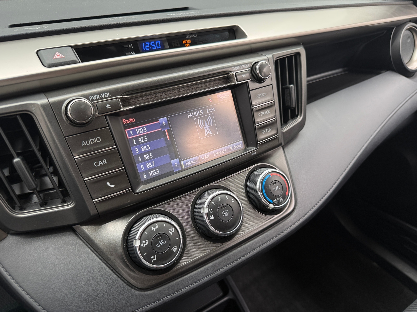 Thumbnail: 2015 Toyota RAV4 - 4