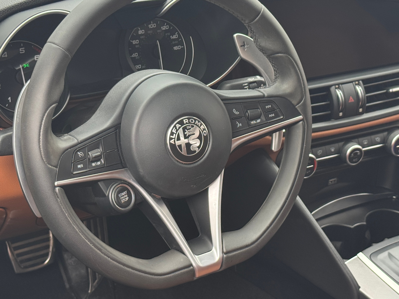 Thumbnail: 2019 Alfa Romeo Giulia - 4