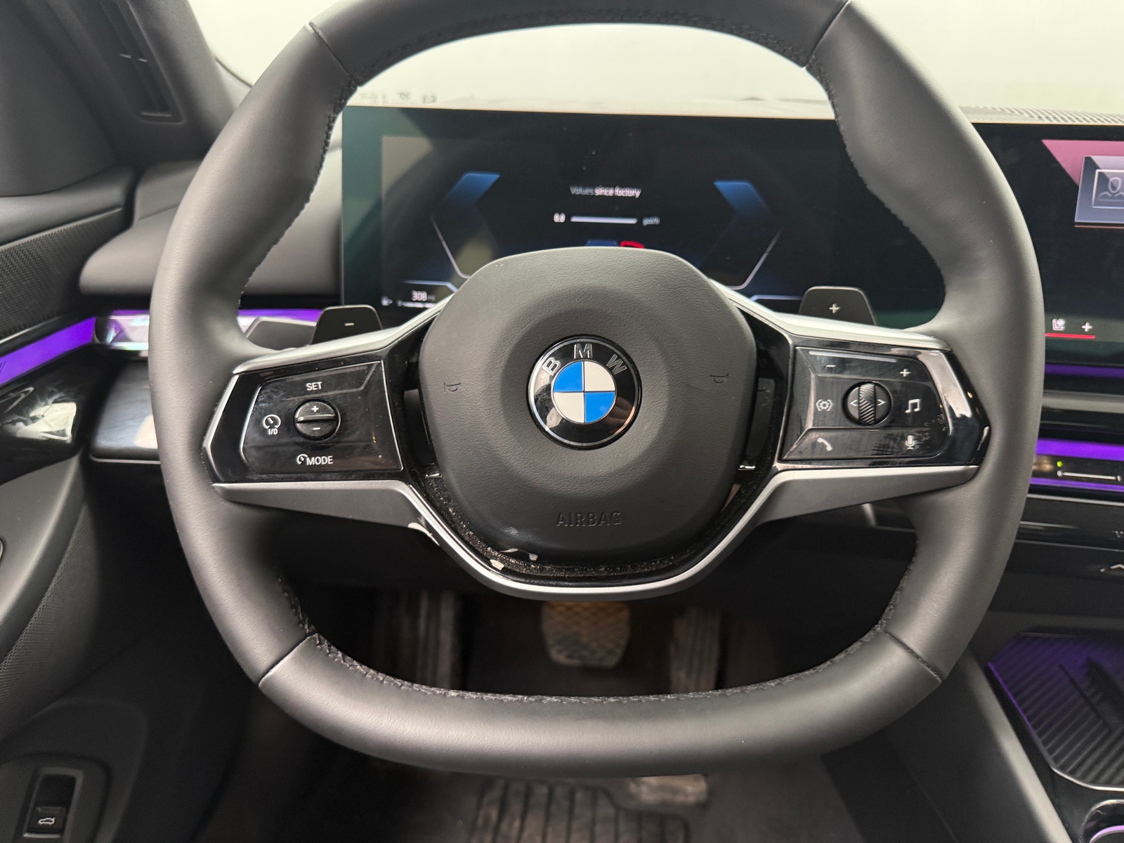 Thumbnail: 2025 BMW 5 Series - 4