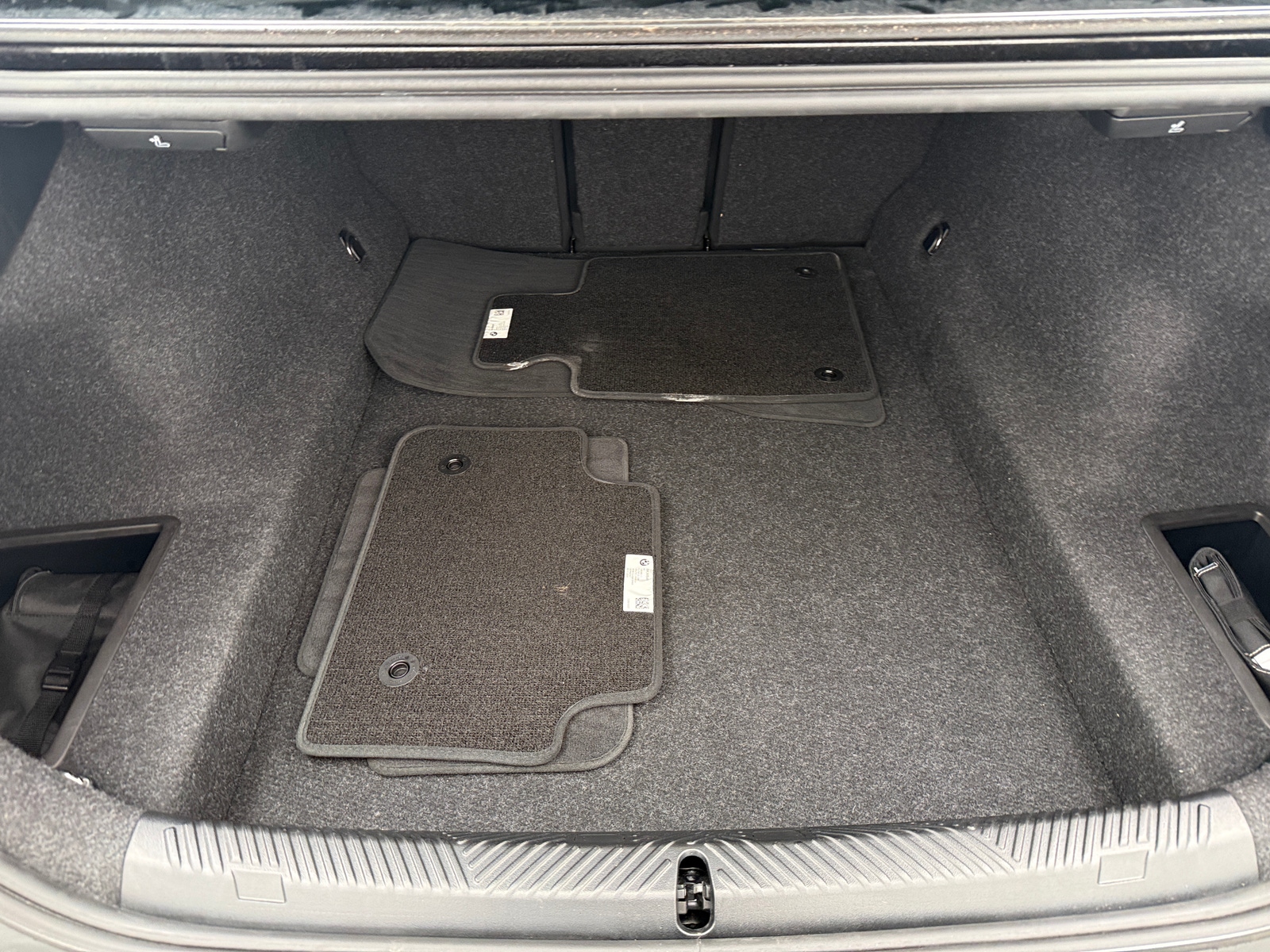 Thumbnail: 2025 BMW 5 Series - 6