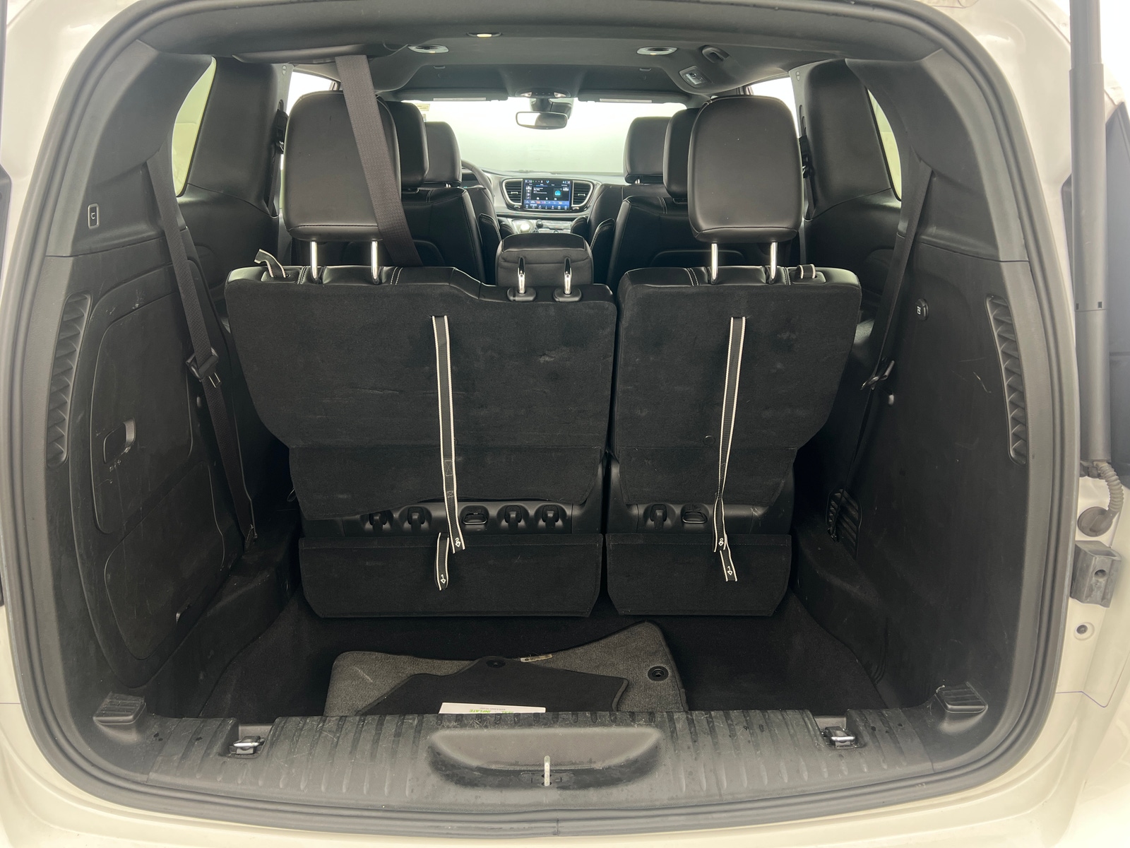 Thumbnail: 2024 Chrysler Pacifica - 6