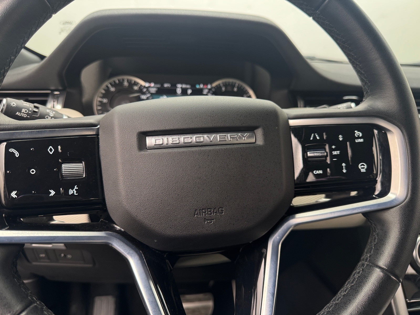 Thumbnail: 2023 Land Rover Discovery Sport - 4