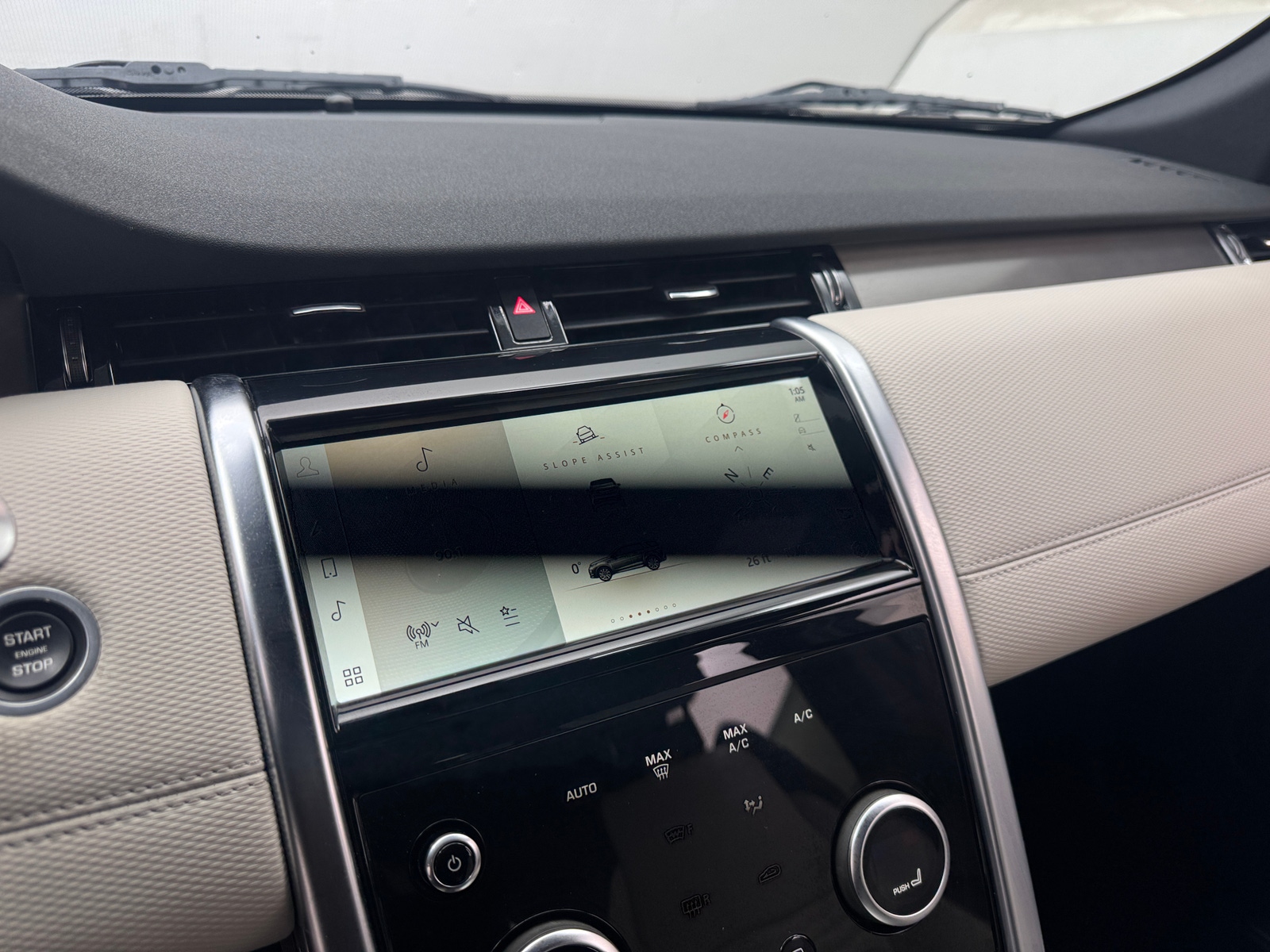 Thumbnail: 2023 Land Rover Discovery Sport - 3