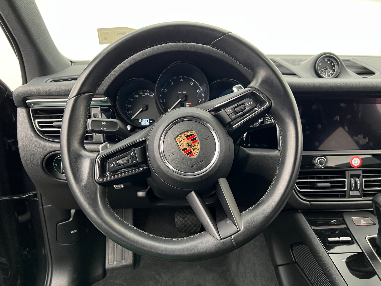 Thumbnail: 2024 Porsche Macan - 4