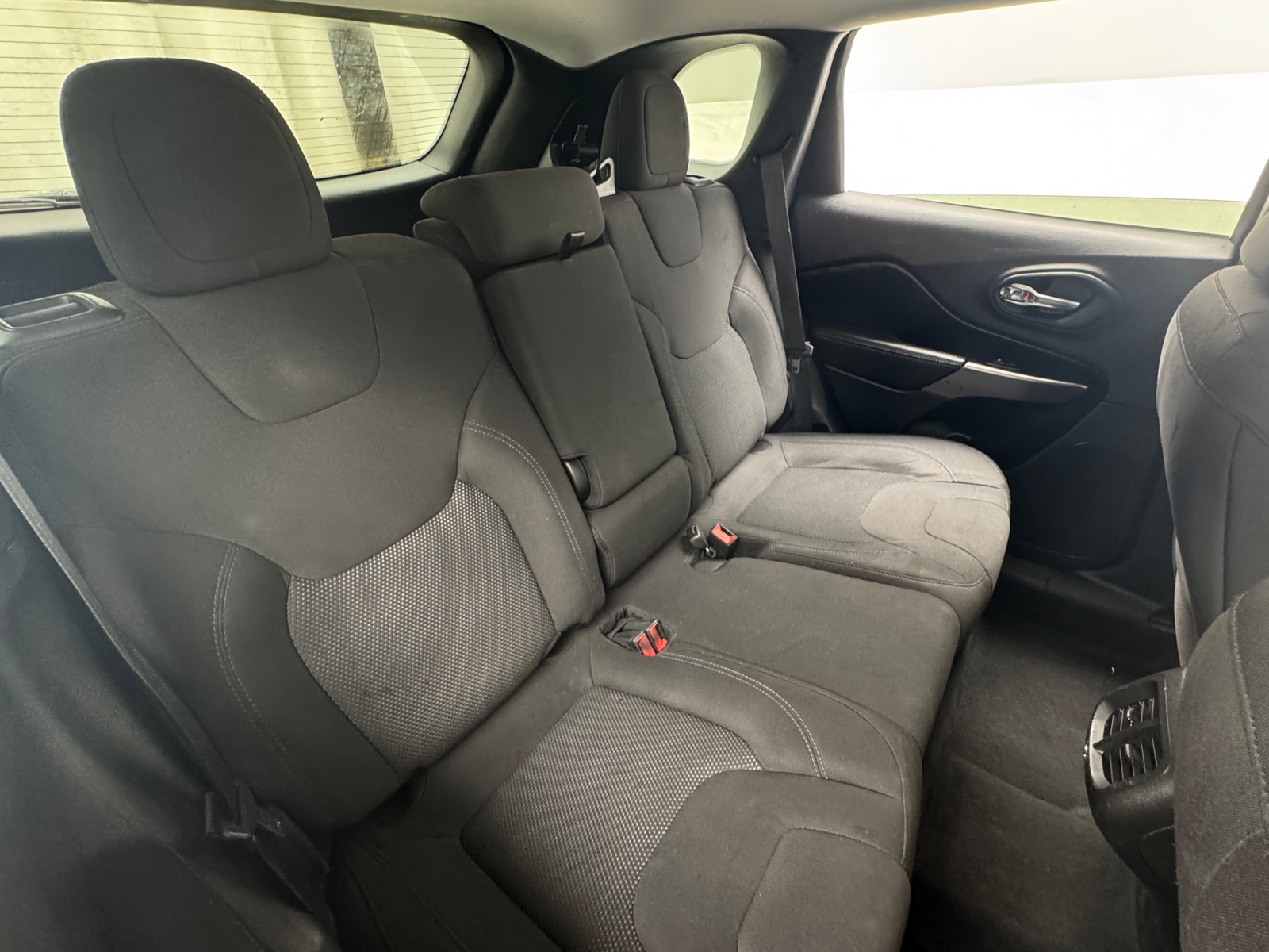 Thumbnail: 2020 Jeep Cherokee - 6