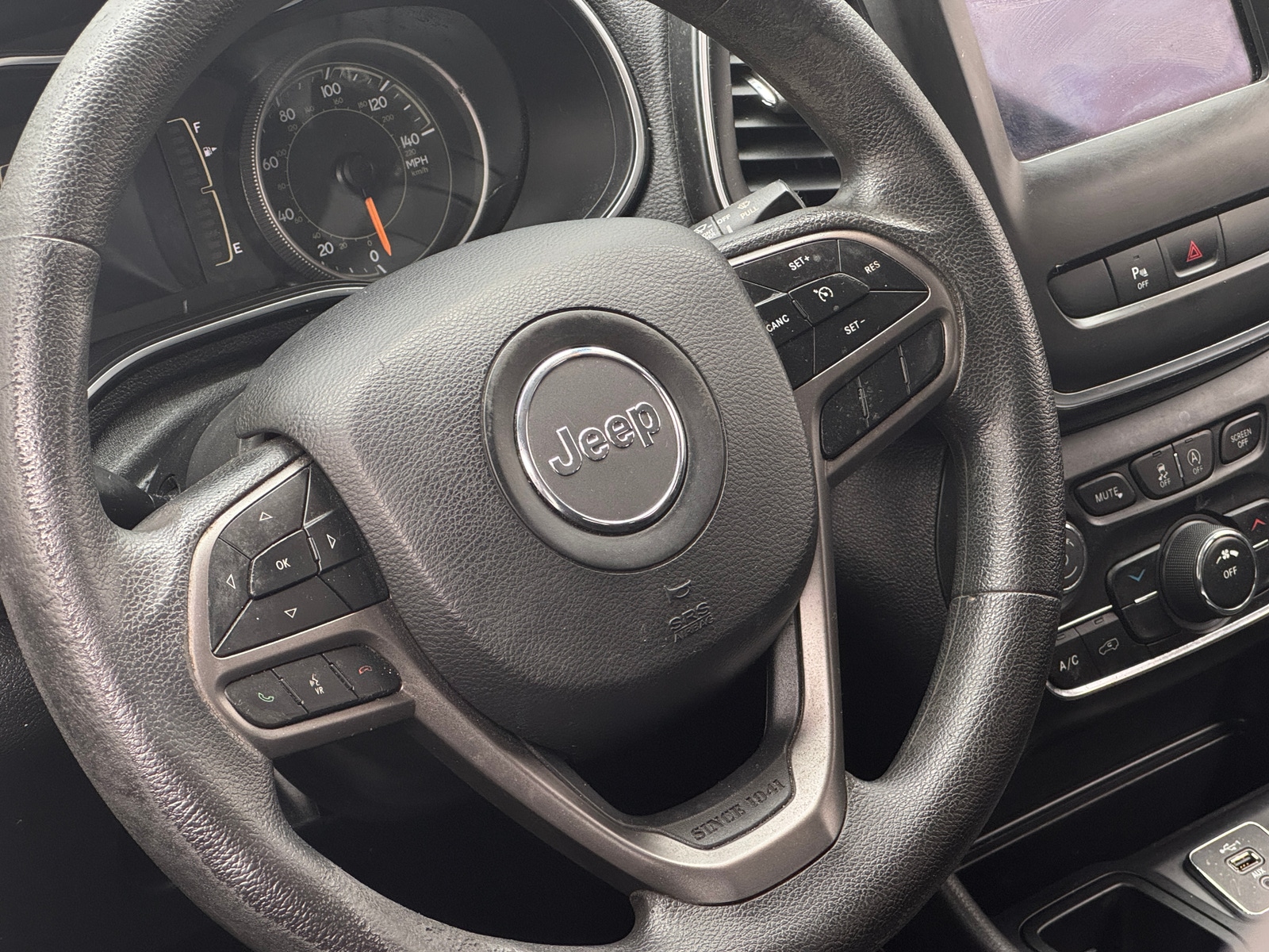 Thumbnail: 2020 Jeep Cherokee - 5